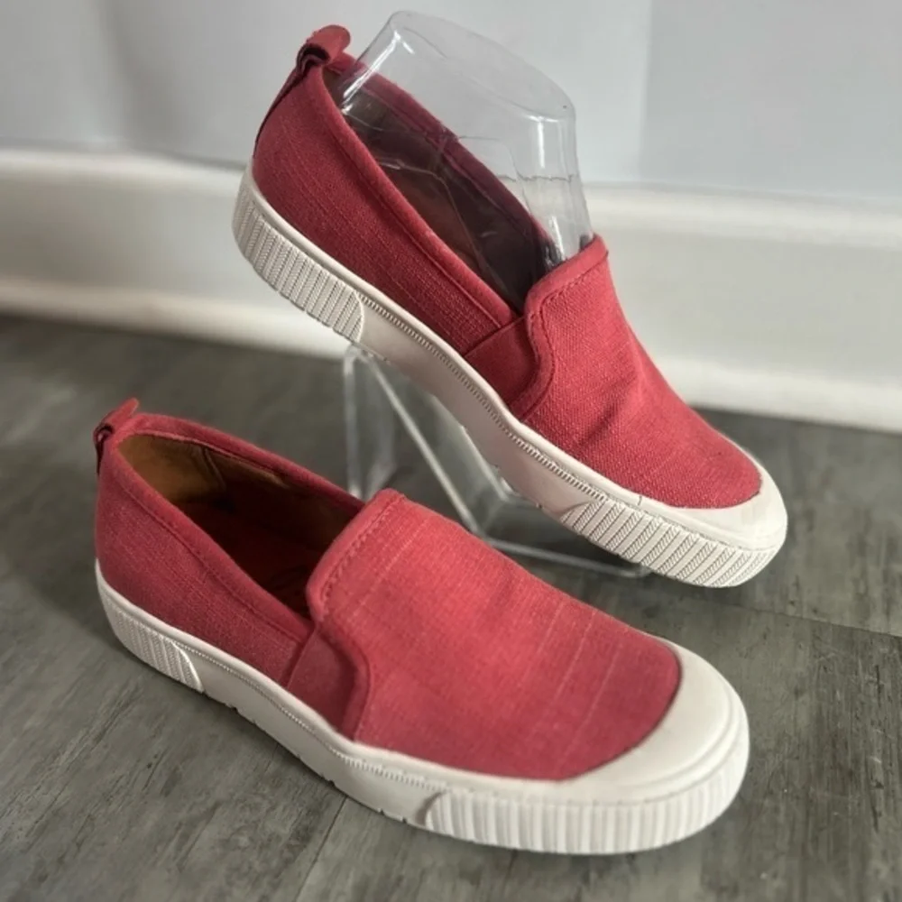 Zodiac Ciara Red Canvas Slip-On Sneakers Women’s 7.5M Casual Everyday Comfort